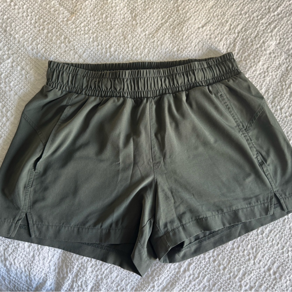 Zella Women's Athletic Shorts in Olive Green
